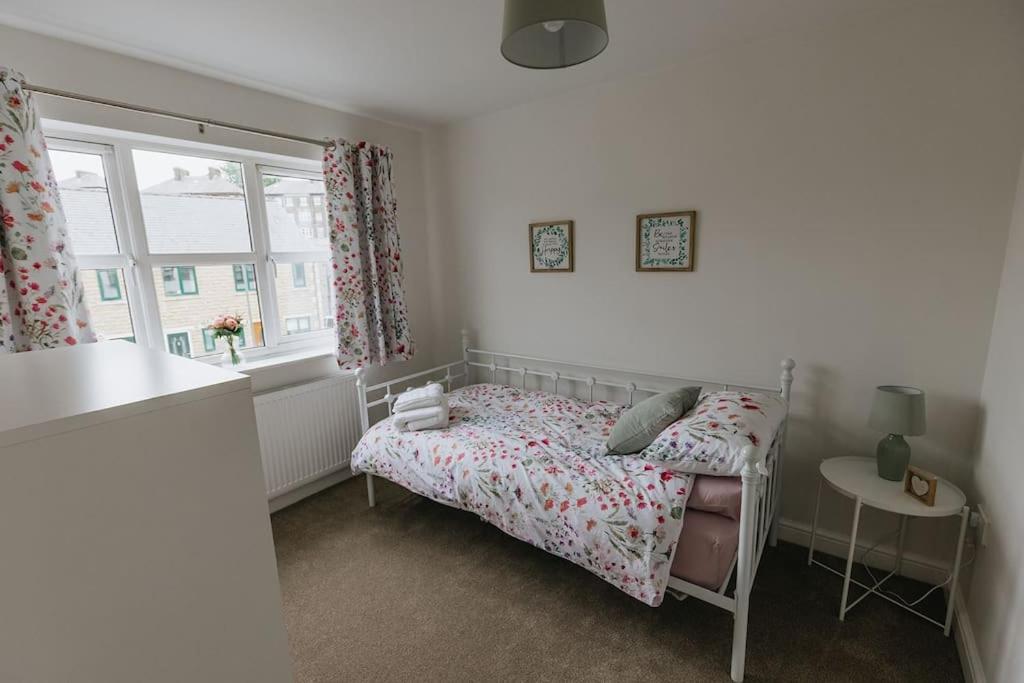 Briars Close - Four Bed Property On The Edge Of The Peak District National Park Buxton  Exterior photo