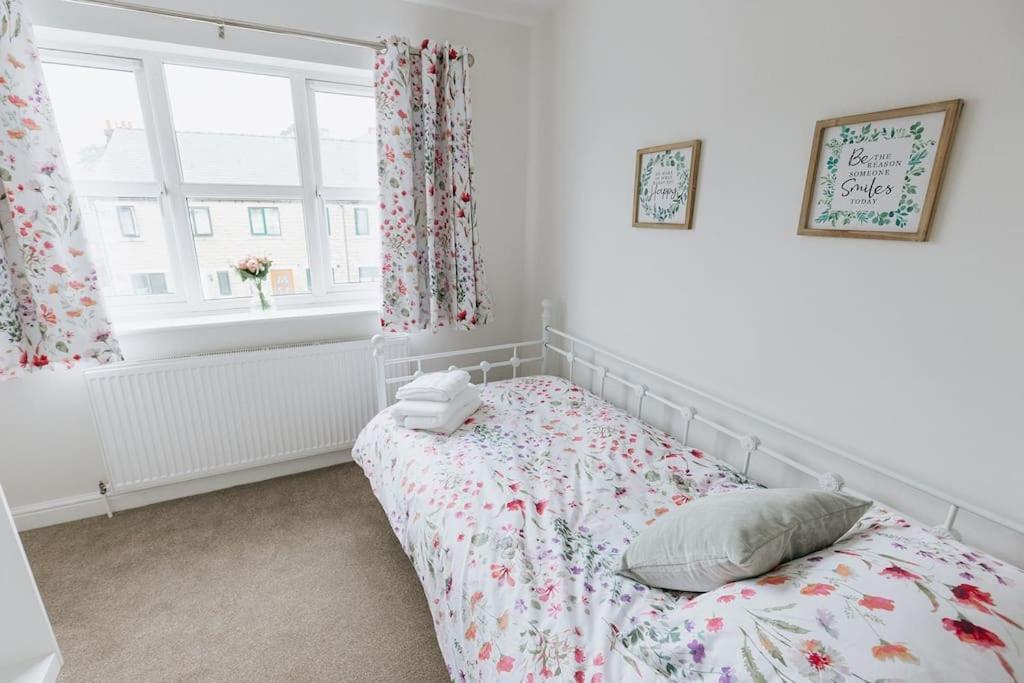 Briars Close - Four Bed Property On The Edge Of The Peak District National Park Buxton  Exterior photo