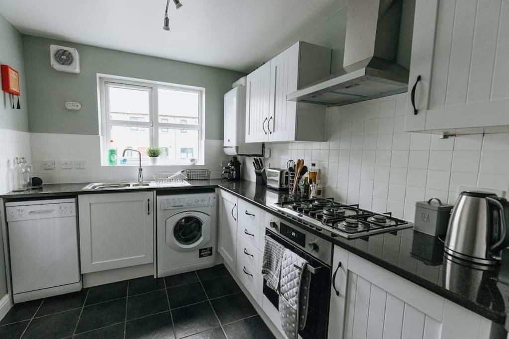 Briars Close - Four Bed Property On The Edge Of The Peak District National Park Buxton  Exterior photo